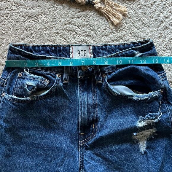 BDG Tapered Baggy Dark Wash Distressed Jeans Size 24 - Picture 7 of 12